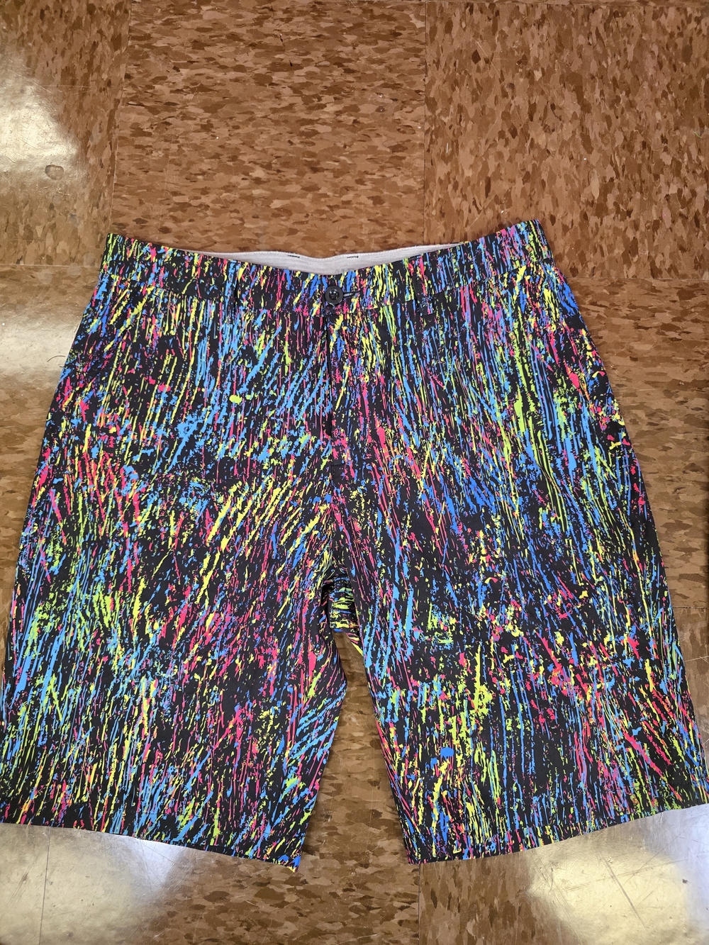 Hreski Men's Colorful Abstract Print Golf Shorts